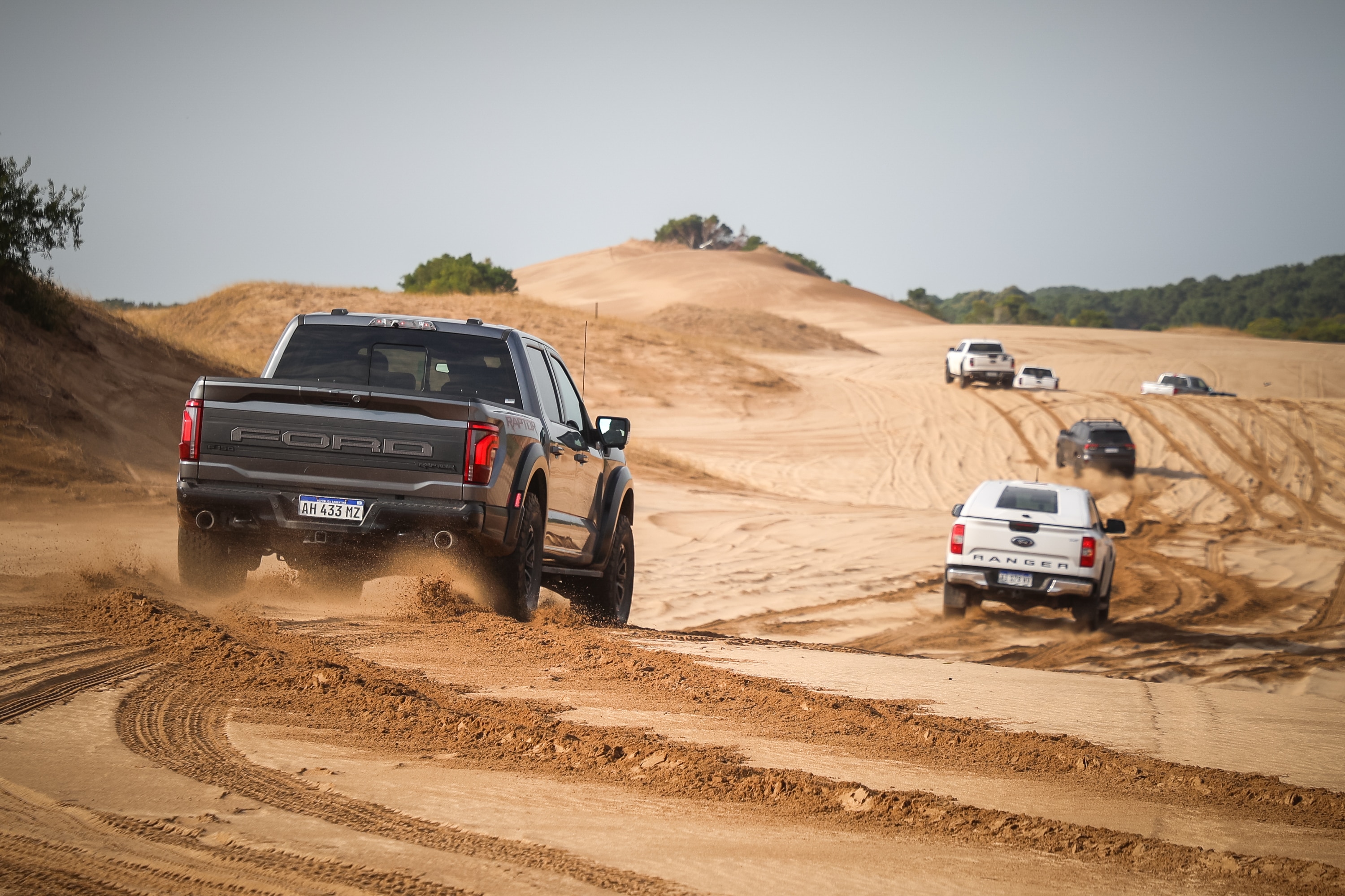 Picapes Ford em trajeto off-road